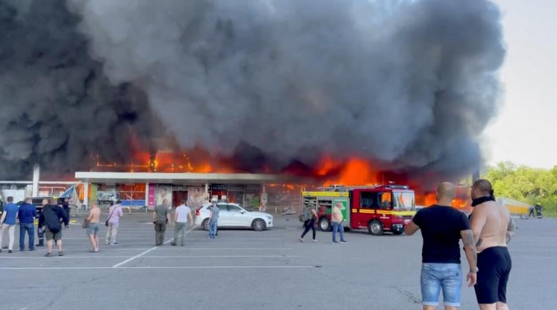 Fotos: Ataque con misiles a un centro comercial en Ucrania