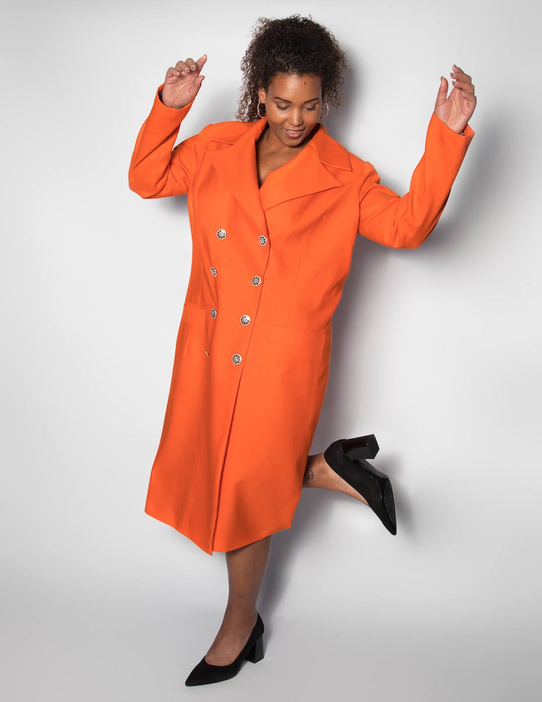 Fotos: Marina, la diseñadora bilbaína que se ha propuesto vestir de color a las personas con tallas grandes