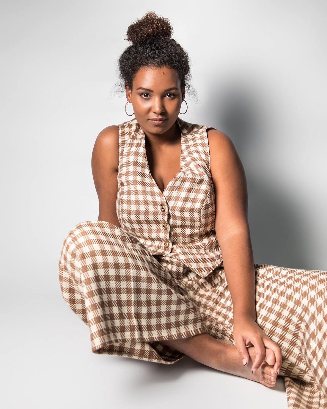 Fotos: Marina, la diseñadora bilbaína que se ha propuesto vestir de color a las personas con tallas grandes