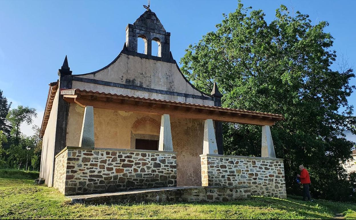 La ermita de Santa Cruz se rehabilitó en 2018, tras su abandono. 