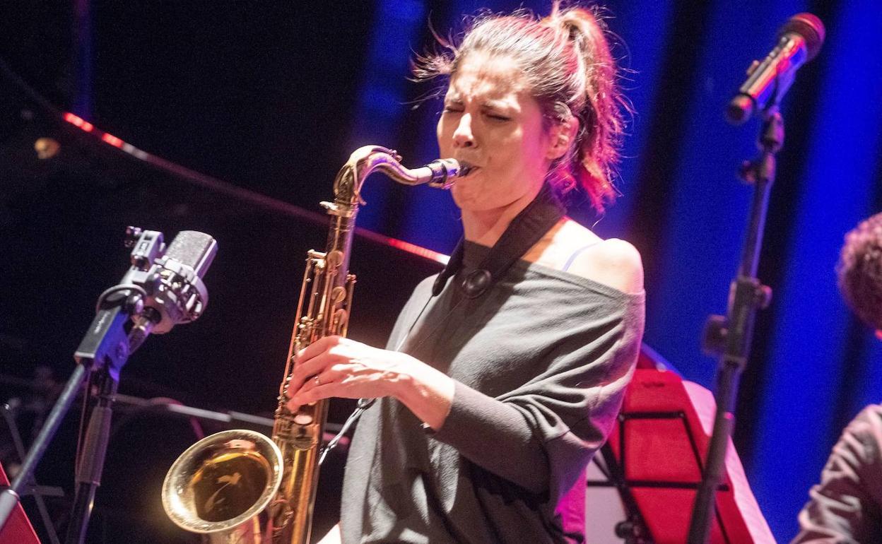 Melissa Aldana, saxofonista chilena, inaugura hoy el Getxo Jazz. 