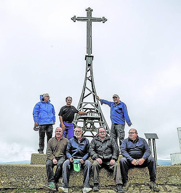 Fernando Casi, Óscar Olave, Isidro Otxoa de Eribe, José Ramón Otxoa de Eribe, Alberto Barrón, José San Miguel y Pedro Sáez de Argandoña.