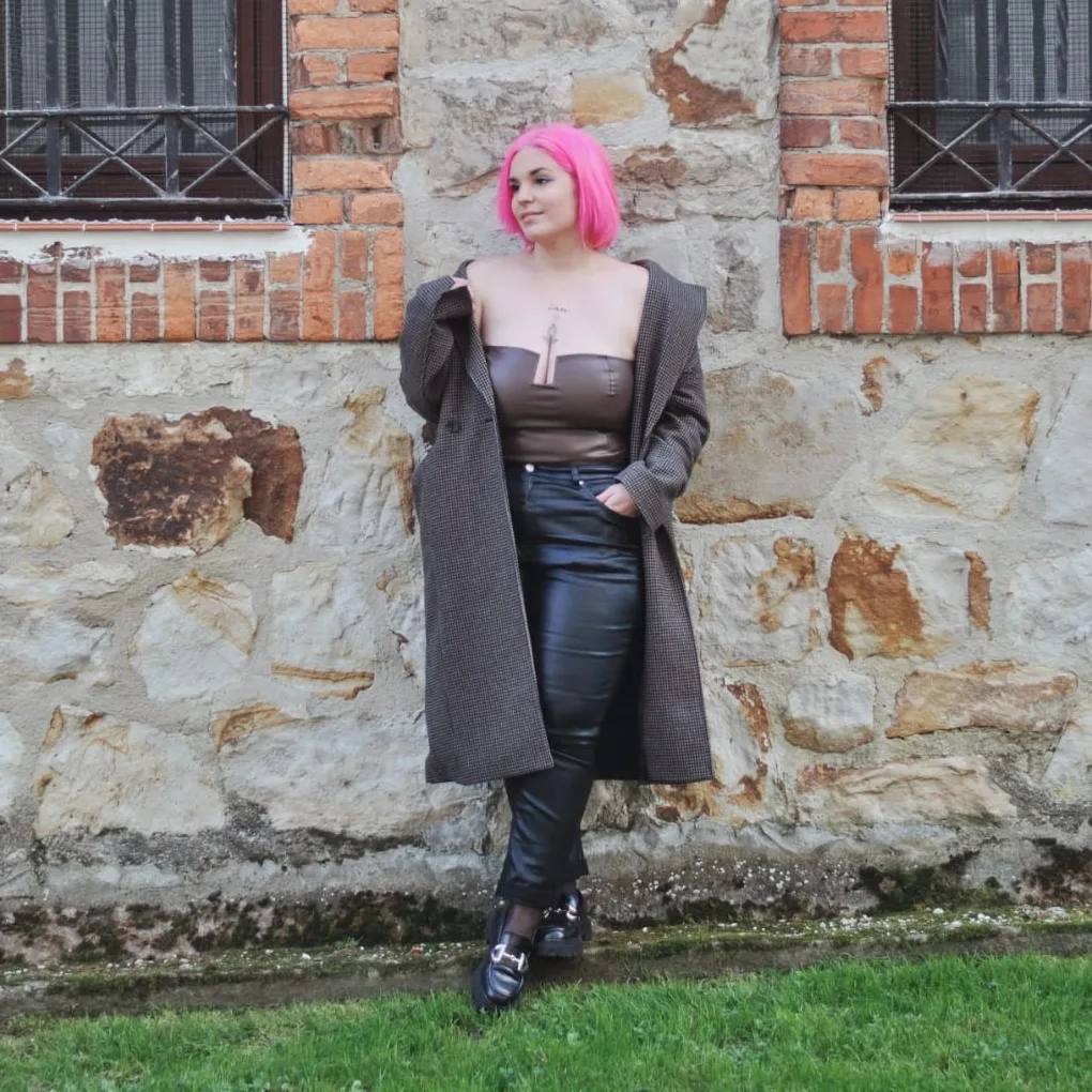 Fotos: Nekane, la modelo &#039;curvy&#039; bilbaína con el pelo rosa que pasó de odiar su cuerpo a triunfar en la moda