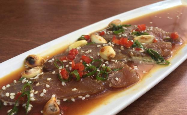 Tiradito de atún en salsa 'nikkei