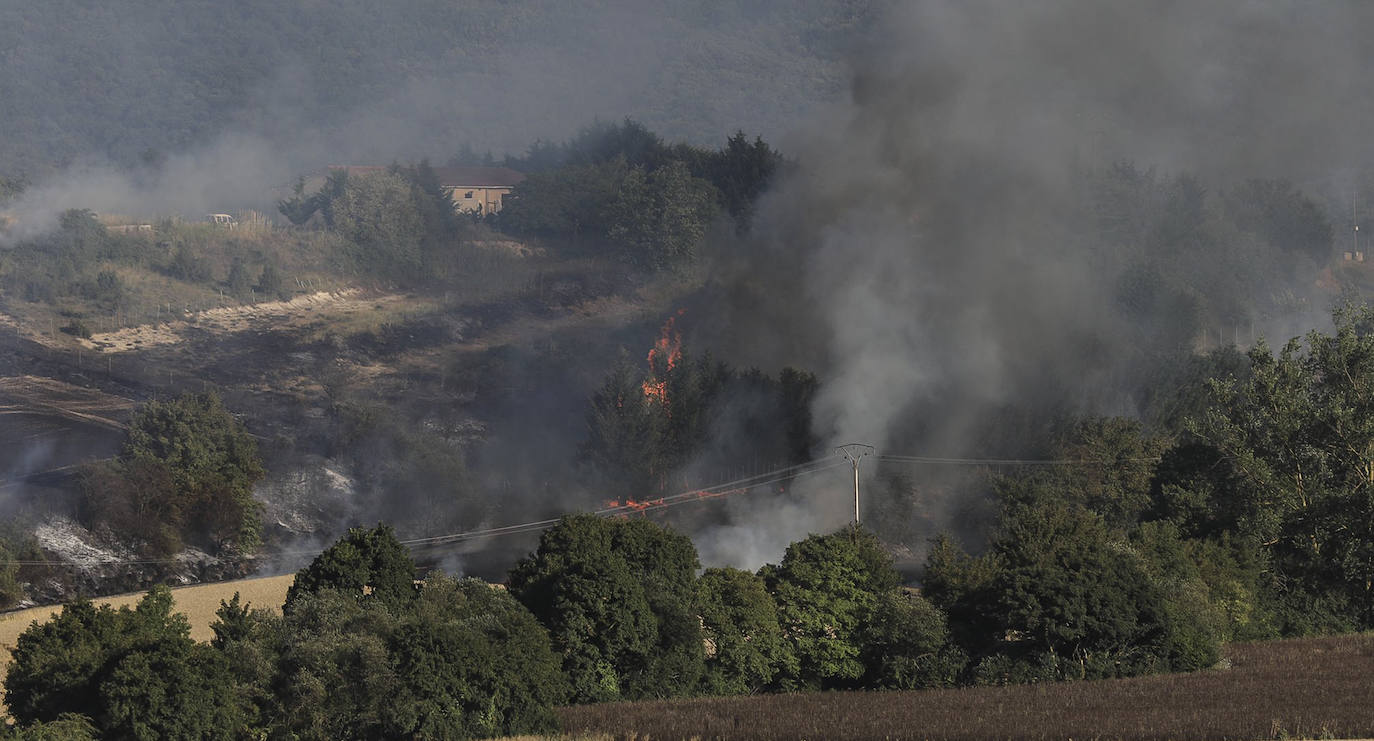 Fotos: El incendio de Mendiola, en imágenes