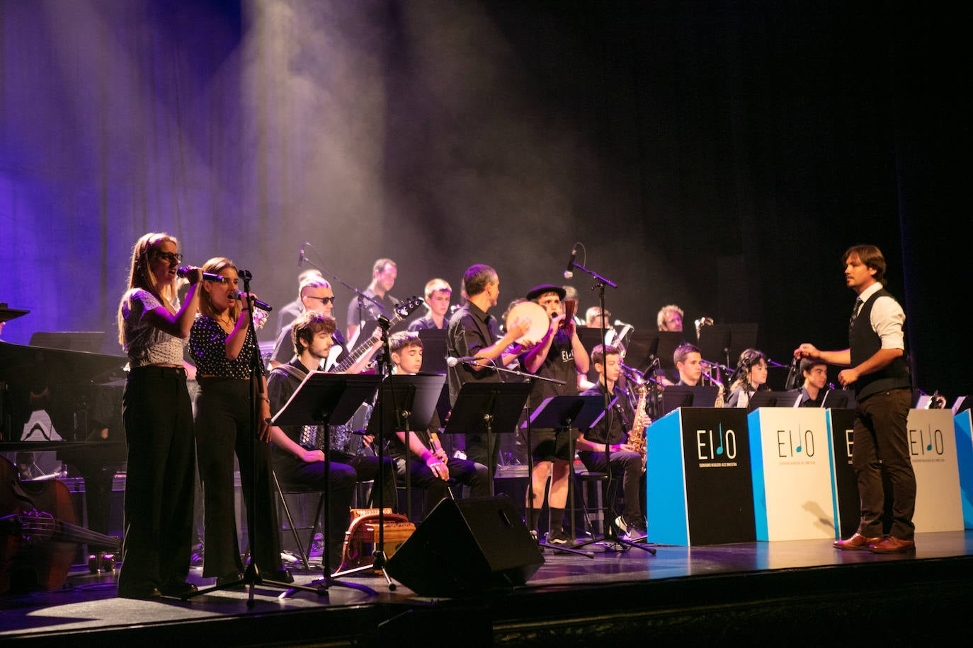 Fotos: La EIJO inaugura el Festival de Jazz de Vitoria en el Teatro Principal