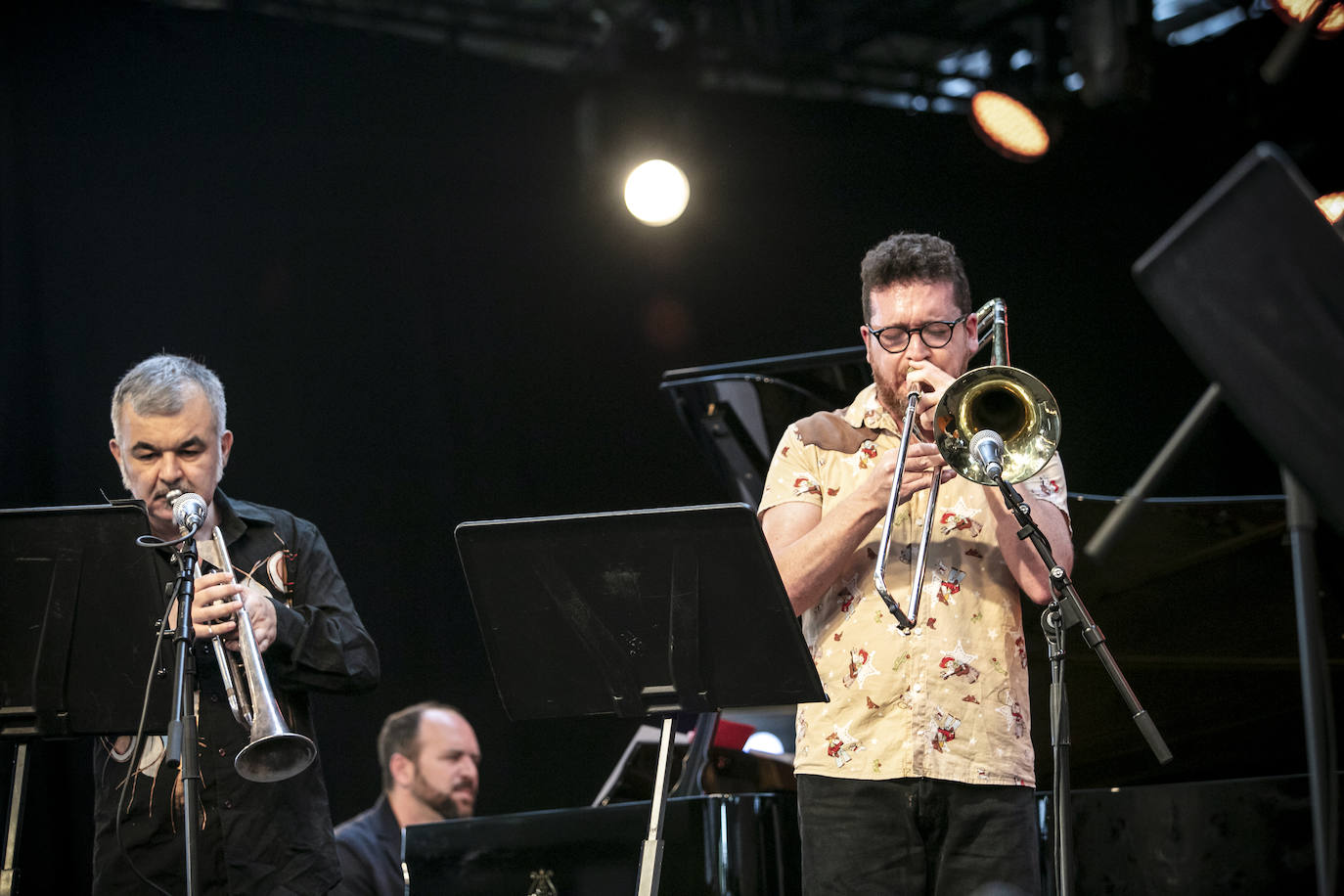 Fotos: El homenaje a Iñaki Añúa y el concierto de Giulia Valle, en imágenes