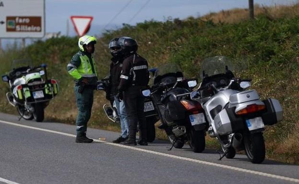 DGT: Las claves para identificar las motos camufladas encargadas de multar este verano