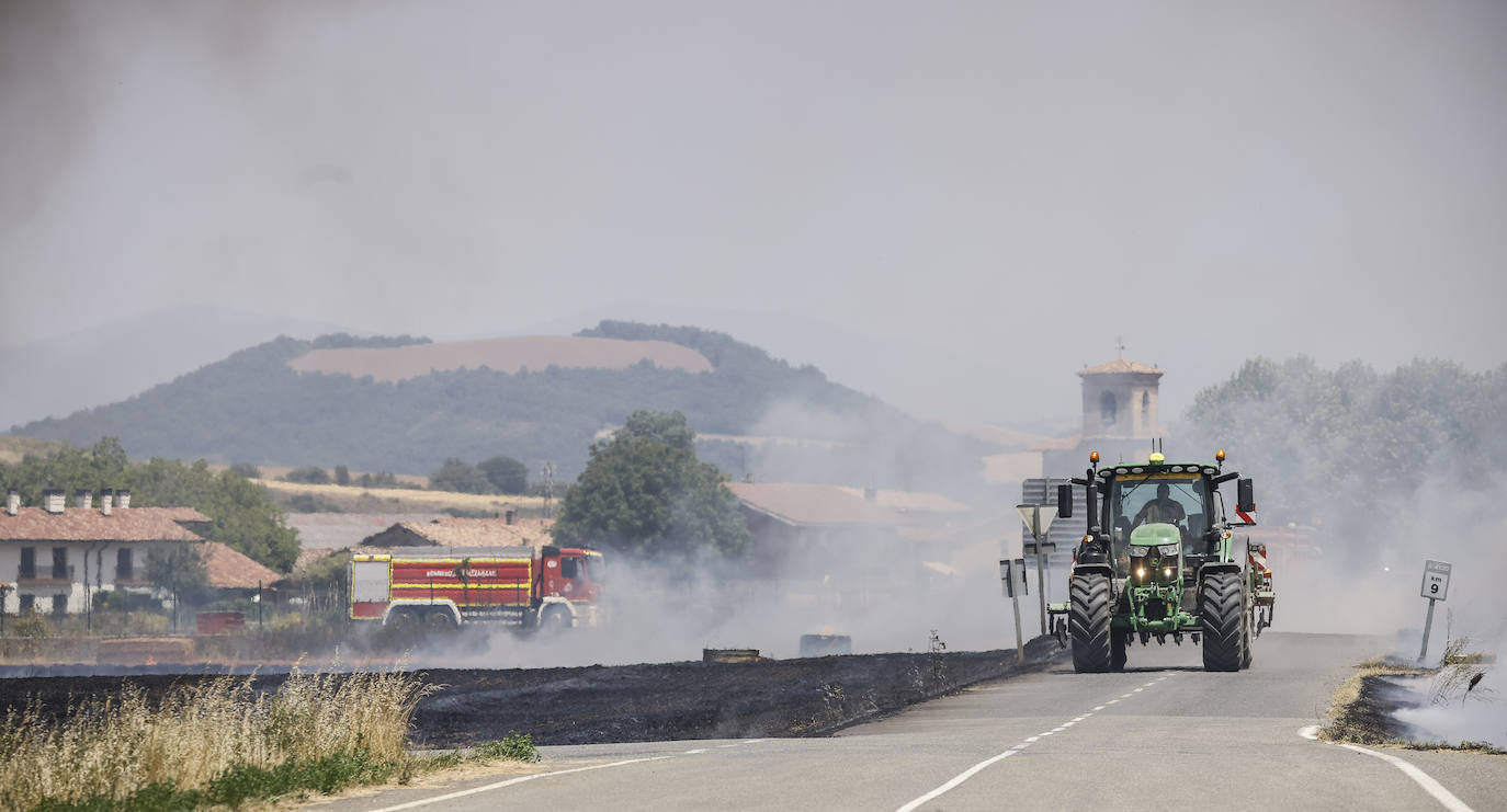 Fotos: El incendio entre Argandoña y Villafranca, en imágenes