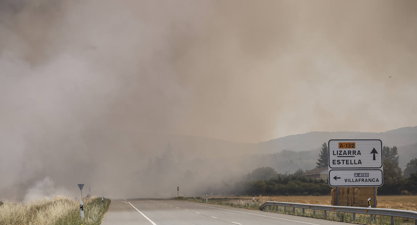 Fotos: El incendio entre Argandoña y Villafranca, en imágenes