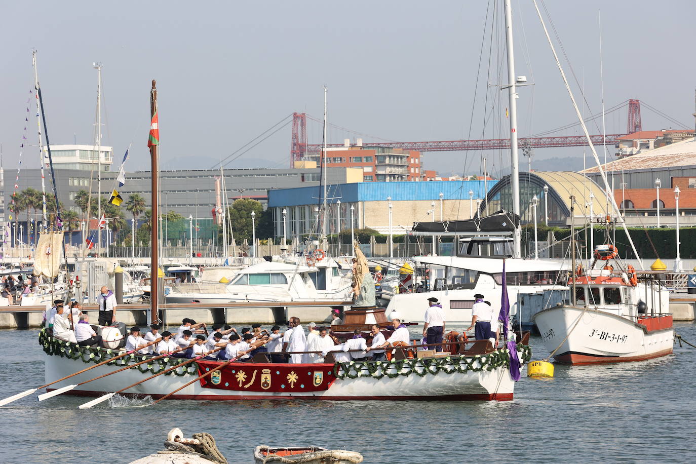 Fotos: Santurtzi rinde homenaje a la Virgen del Carmen