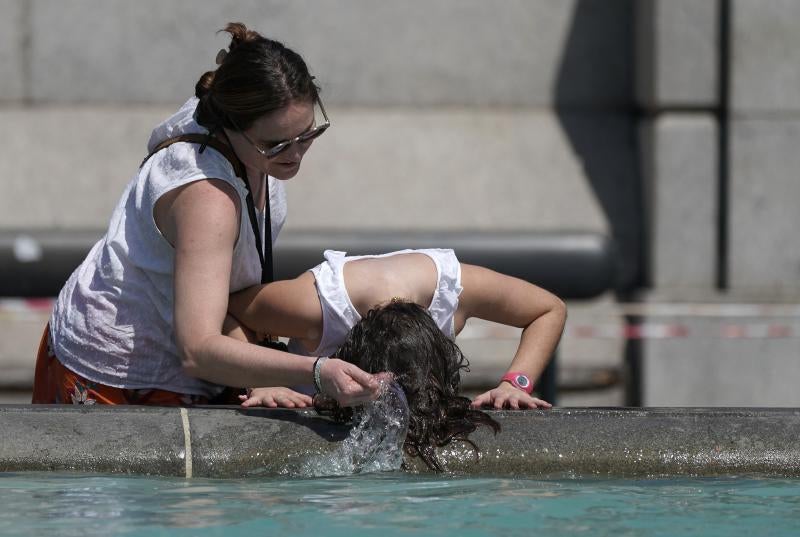 Fotos: Alerta roja por calor extremo en Reino Unido por primera vez en su historia