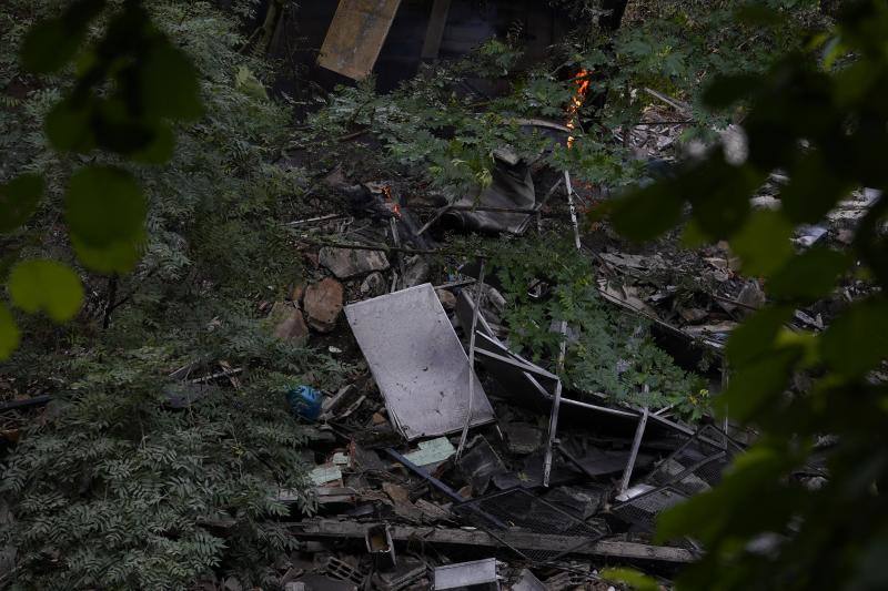 Fotos: Diez desalojados tras un incendio en Lemoa