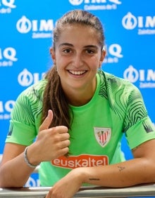 Imagen secundaria 2 - Las pruebas han sido realizadas y supervisadas por Pablo Aranda, especialista en medicina deportiva. Abajo a la derecha, Claudia Fernández, que llega procedente de la Real, para actuar con el filial rojiblanco. 