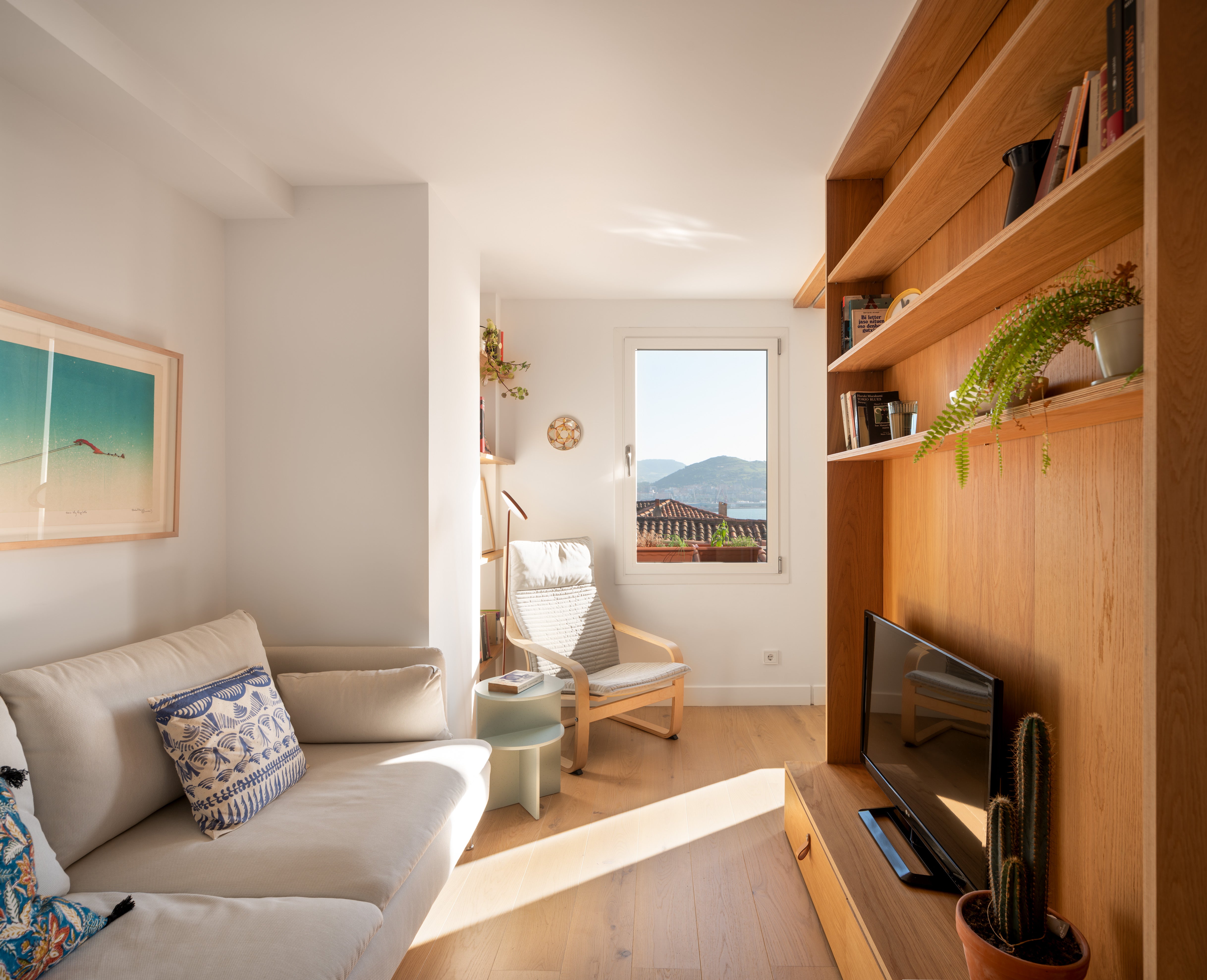 Fotos: El sorprendente &#039;minipiso&#039; de una pareja en el Puerto Viejo: 25 metros y habitaciones que se transforman