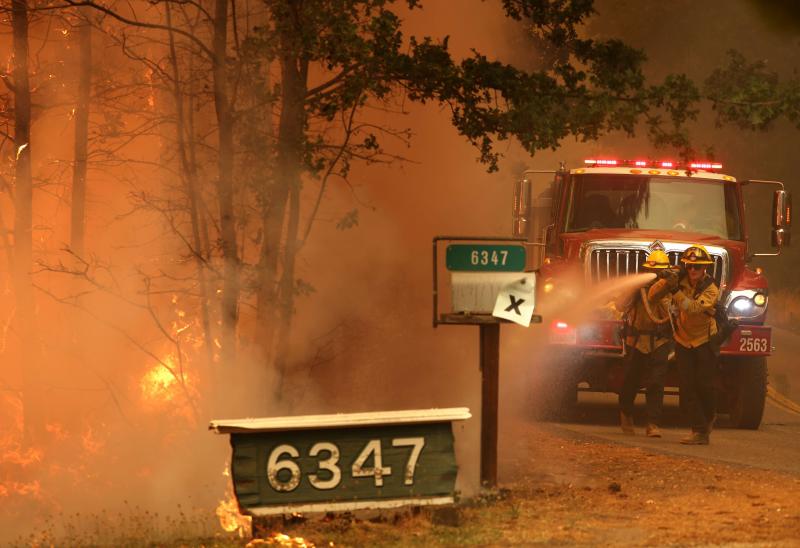 Fotos: Un incendio cercano al Parque de Yosemite (California) pone en peligro sus secuoyas gigantes