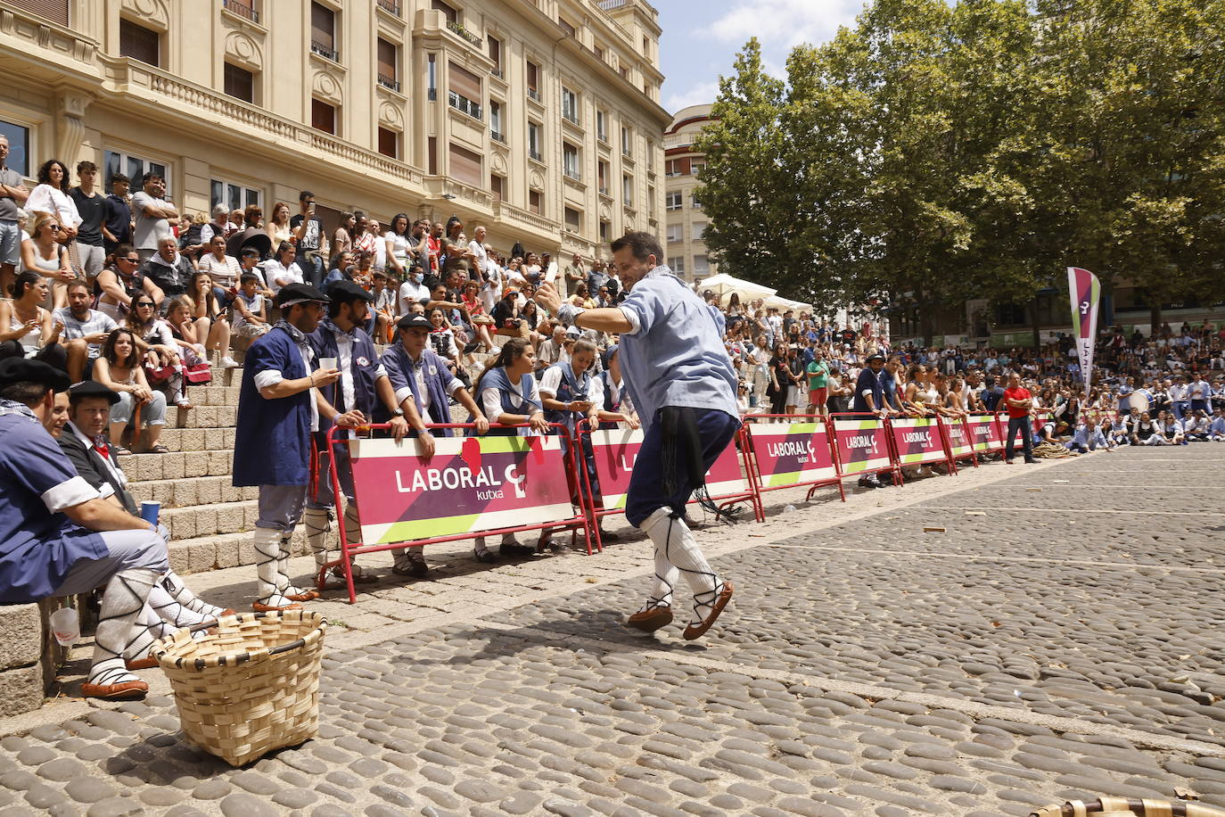 Fotos: Las pruebas de herri kirolak celebradas en Fueros, en imágenes