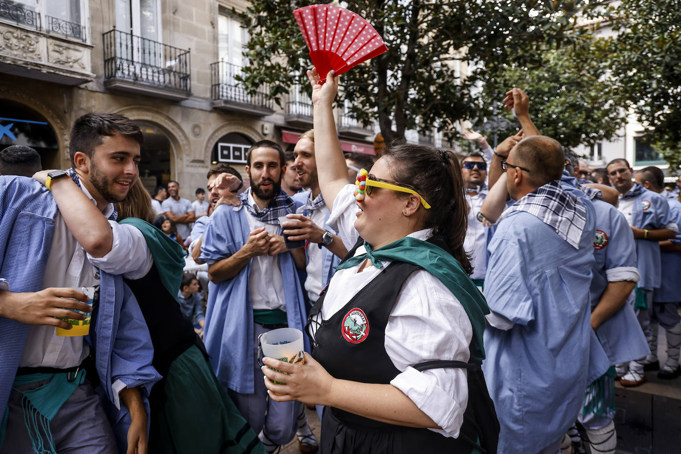 Fotos: Búscate en las fotos del Día del Blusa y la Neska de Vitoria