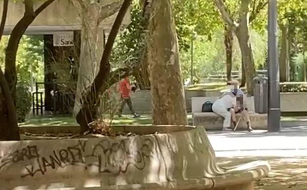 Sexo en Zamora | Denuncian a dos ancianos por practicar una felación en un parque