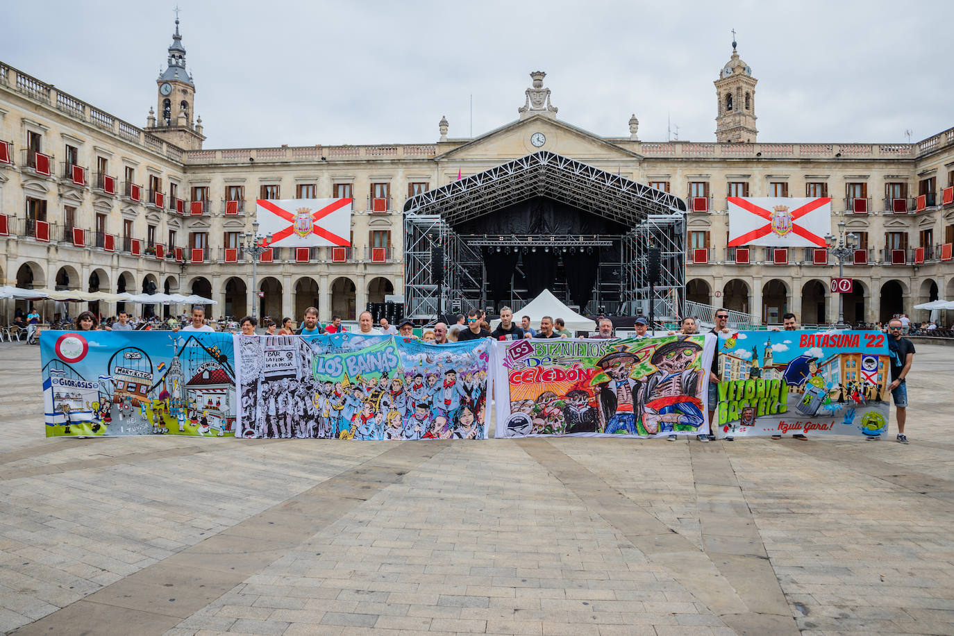 Fotos: Vuelta al humor y la ironía en las pancartas de la Federación de Blusas y Neskas