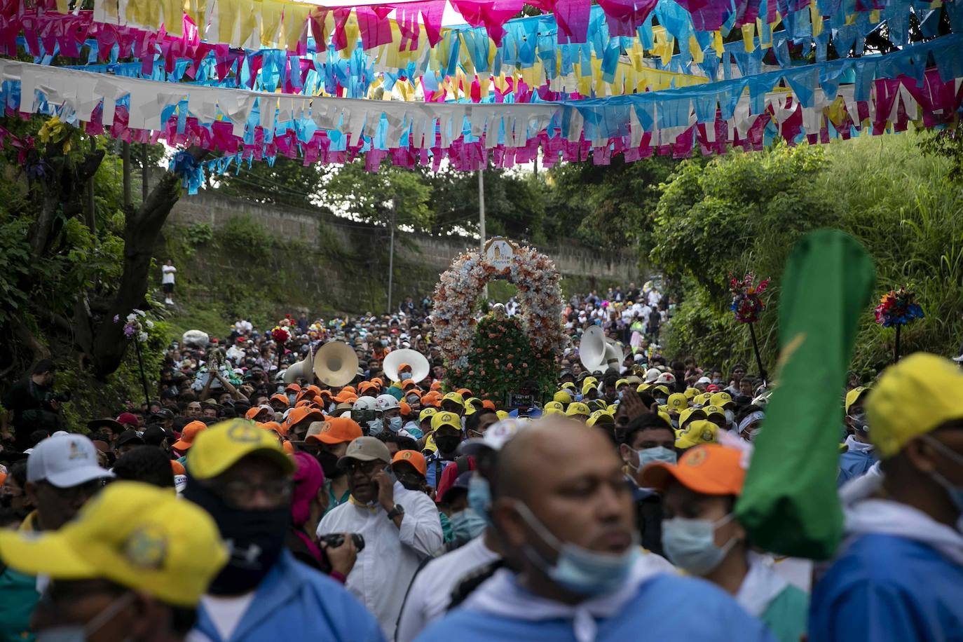 Fotos: Pintados con aceite negro para festejar las fiestas en Nicaragua