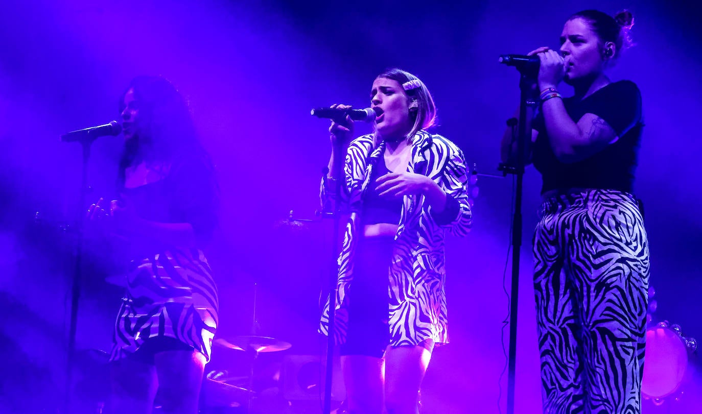 Fotos: Tanxugueiras encandila al público con su poderío gallego