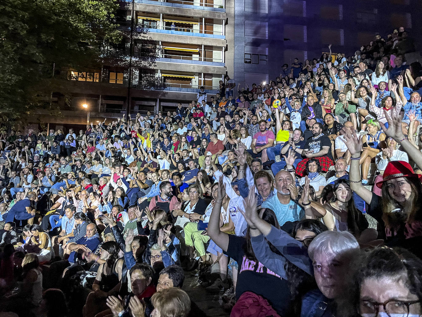 Fotos: Tanxugueiras encandila al público con su poderío gallego