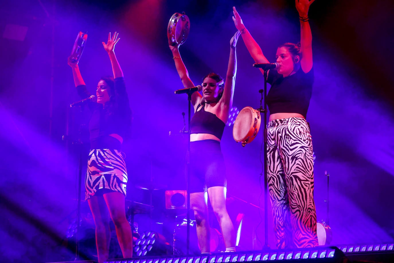 Fotos: Tanxugueiras encandila al público con su poderío gallego