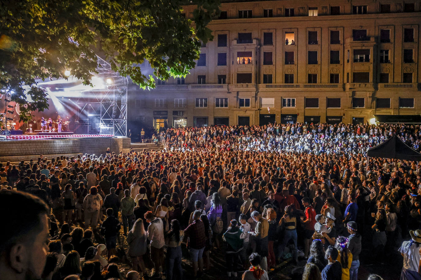 Fotos: Tanxugueiras encandila al público con su poderío gallego