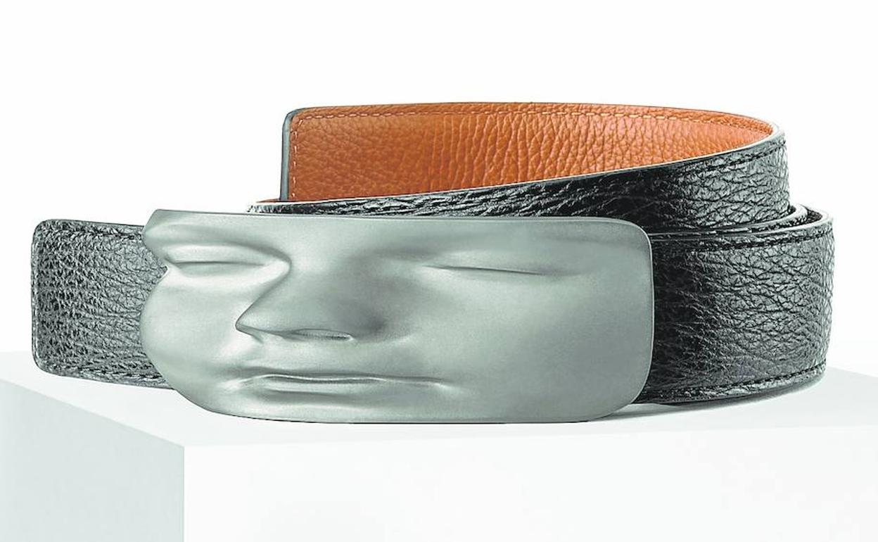 La edición del cinturón con la hebilla de Plensa se limita a veinte unidades. 