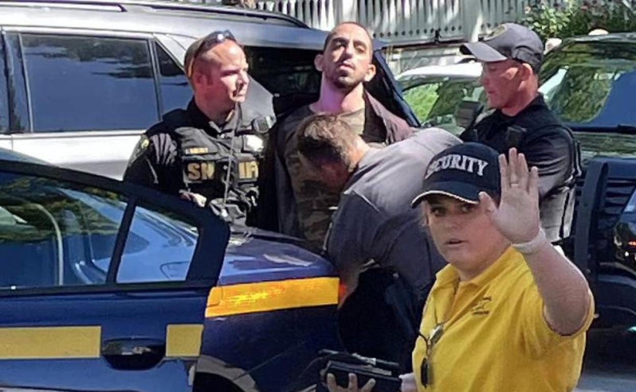 Ataque a Salman Rushdie: Hadi Matar, de origen libanés y devoto de los 'mártires' de Irán