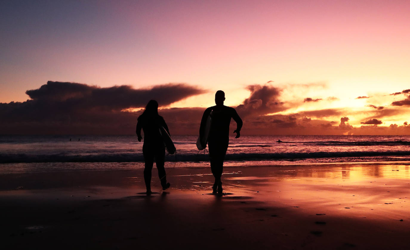 Fotos: Surfeando al amanecer en Australia