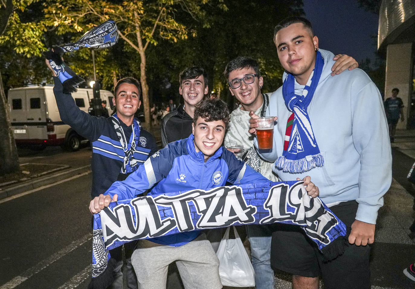 Fotos: Ambientazo en Mendizorroza contra el Mirandés