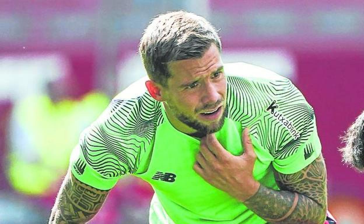 Iñigo Martínez durante un entrenamiento..
