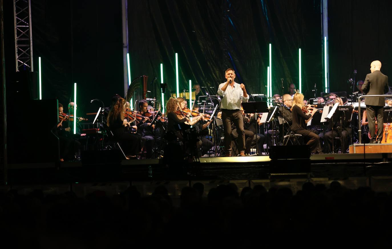 Fotos: El concierto de Mikel Urdangarin junto a la BOS ayer en Abandoibarra