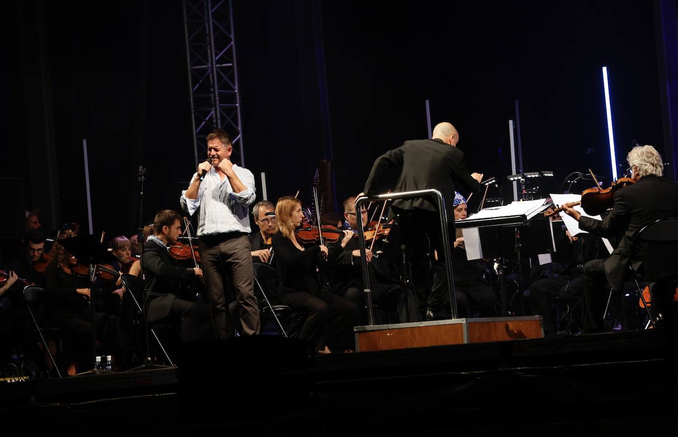 Fotos: El concierto de Mikel Urdangarin junto a la BOS ayer en Abandoibarra