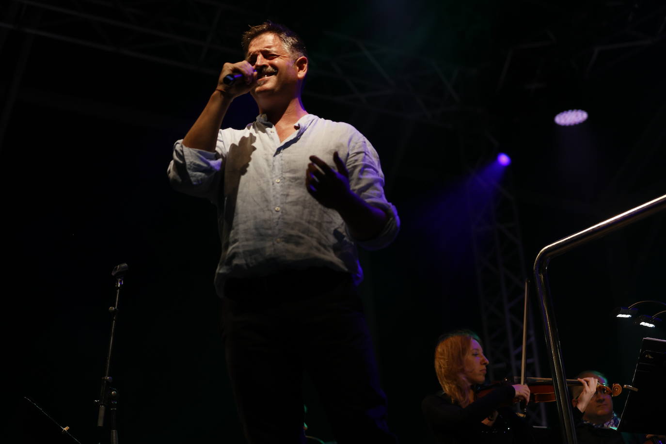 Fotos: El concierto de Mikel Urdangarin junto a la BOS ayer en Abandoibarra