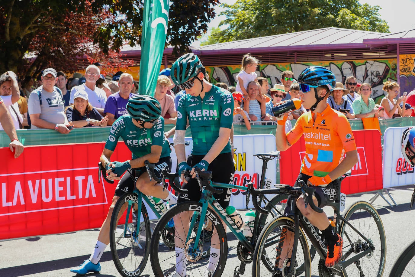 Fotos: Las mejores fotos de la cuarta etapa de La Vuelta en Álava