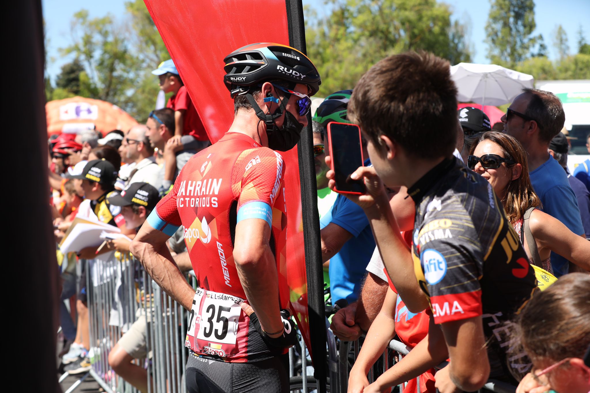 Fotos: Las mejores fotos de la cuarta etapa de La Vuelta en Álava