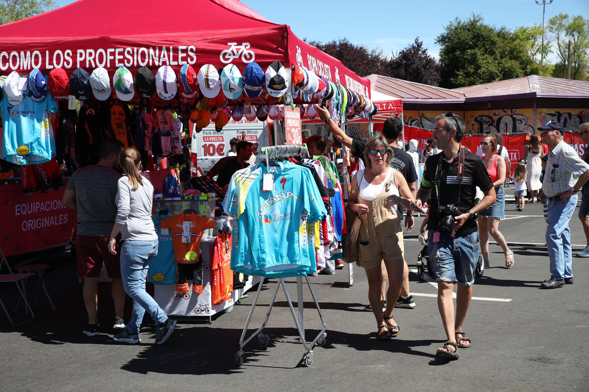 Fotos: Las mejores fotos de la cuarta etapa de La Vuelta en Álava