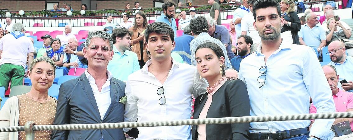 Alicia Chiravola y Fran (padre), Álvaro, Irene y Fran (hijo) Sanchís.