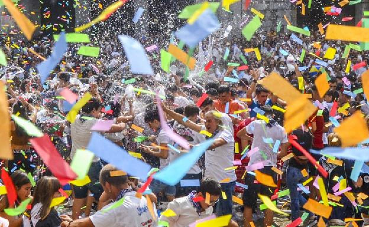 Llodio destaca el «ambiente sano» y la «gran participación» en el regreso de los 'Sanroques'