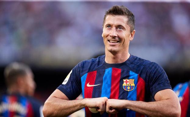 Robert Lewandowski celebra un gol con el Barça. 