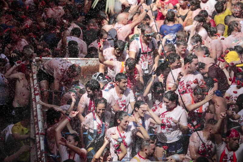 Fotos: Vuelve la fiesta del tomate a las calles de Buñol tras dos años de parón