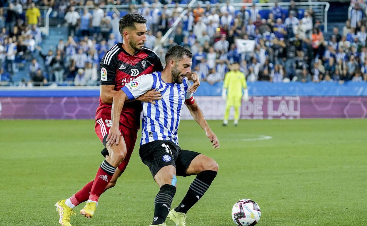 El Alavés rechaza la oferta del Espanyol por Rioja y cierra el plantel con Rober González