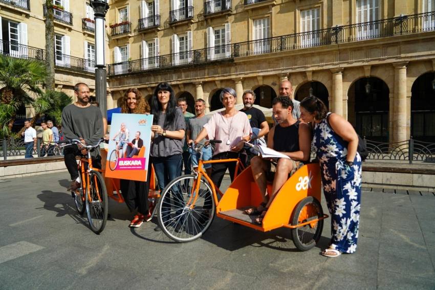 Aurkezpena ostegunean egin zuten Euskaltzaindiaren egoitzan.