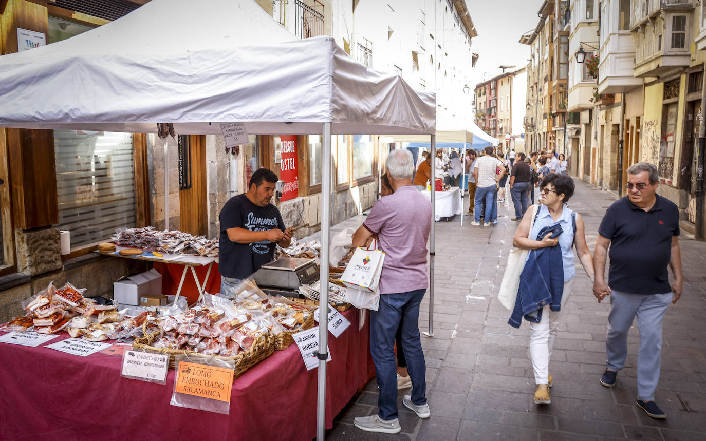 Fotos: El Mercado de la Almendra resucita al Casco Medieval de su letargo veraniego