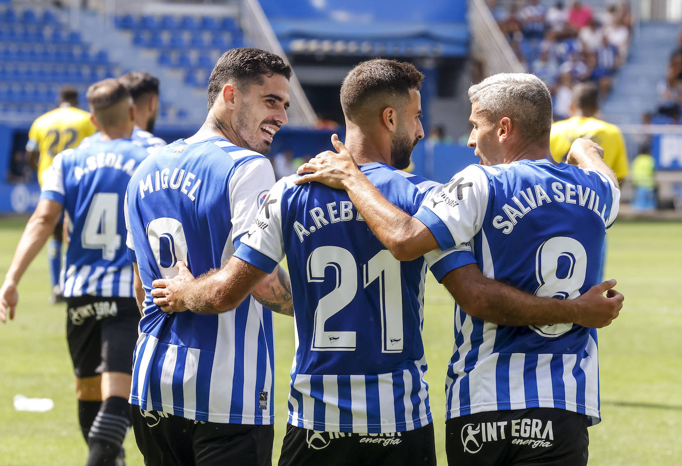 Fotos: Gran ambiente en el Alavés-Las Palmas