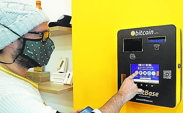 Sin límites. Cajero de criptomonedas en un centro comercial de Madrid.