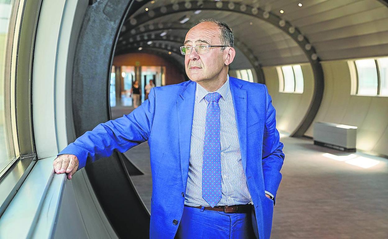 El exjuez de la Audiencia Provincial de Álava, Jaime Tapia, defiende la legalidad de todos los pasos que da el Gobierno vasco. 